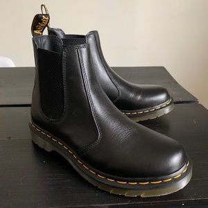 Dr. Marten leather Chelsea boots